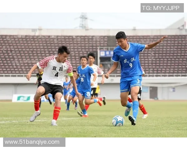 武汉足球队的蜕变之旅：从低谷到冠军赛的辉煌历程